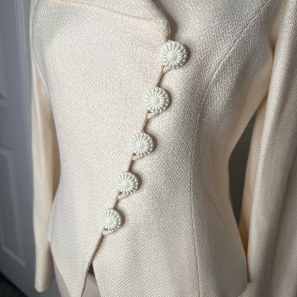 Tahari Ivory Button Down Sharp Tailored Wool Blen… - image 4